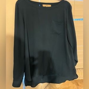 Women’s loft high low top green long sleeve